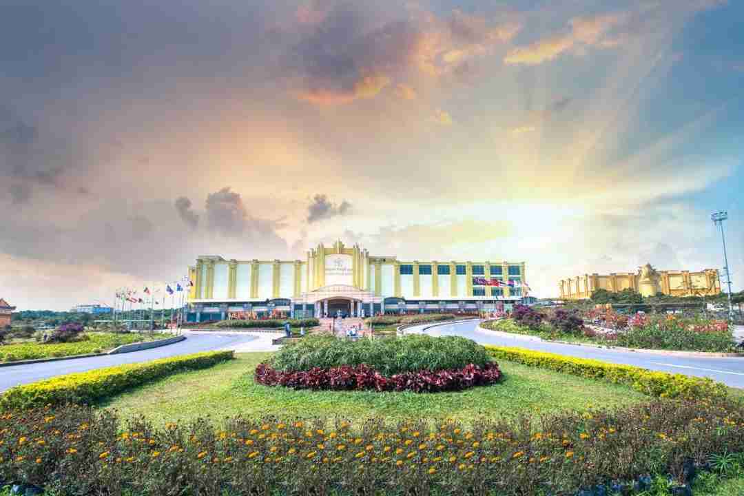 Thansur Bokor Highland Resort Casino sáng bừng một góc trời